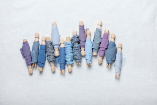 kolekcja haftów na tkaninach